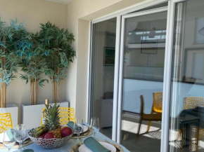 T3 moderne avec terrasse, clim, et parking, idéal pour 4, proche plage et village – Pas de piscine 2024 - FR-1-732-18